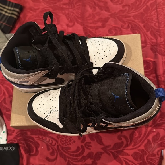 Preowned blue and white and black Air Jordan Size 2Y not in original box - Picture 2 of 3